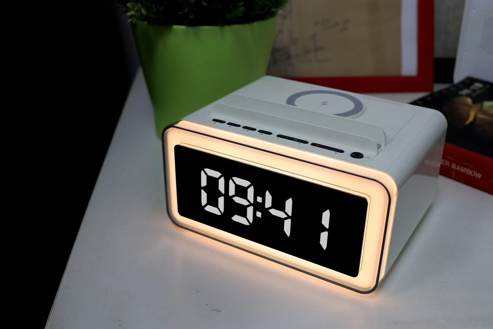 Bluetooth speaker with wireless charger